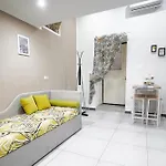 Gianni's Spaccanapoli Apartment Naples